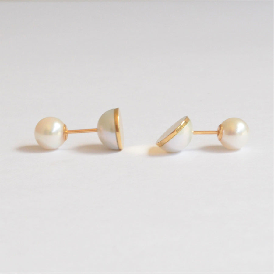 Half pearl × K18 pierced earring (Horizontal /Akoya pearl clasp)