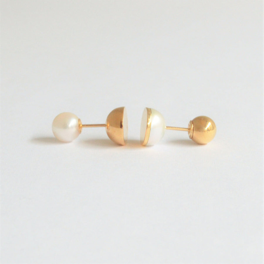 Half pearl × K18 pierced earring (Horizontal / K18 sphere clasp)