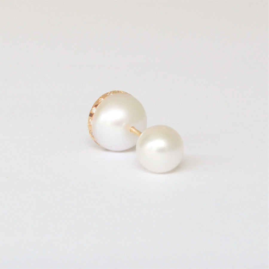 Half pearl × Diamond pierced earring (Horizontal /Akoya pearl clasp)