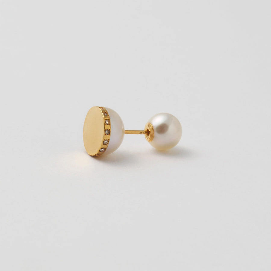 Half pearl × Diamond pierced earring (Horizontal /Akoya pearl clasp)