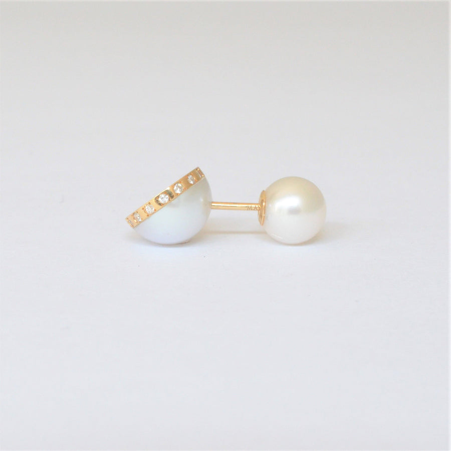 Half pearl × Diamond pierced earring (Diagonal /Akoya pearl clasp)