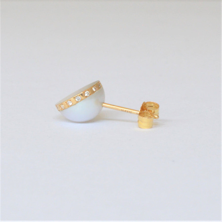 Half pearl × Diamond pierced earring (Diagonal / K18 basic clasp)