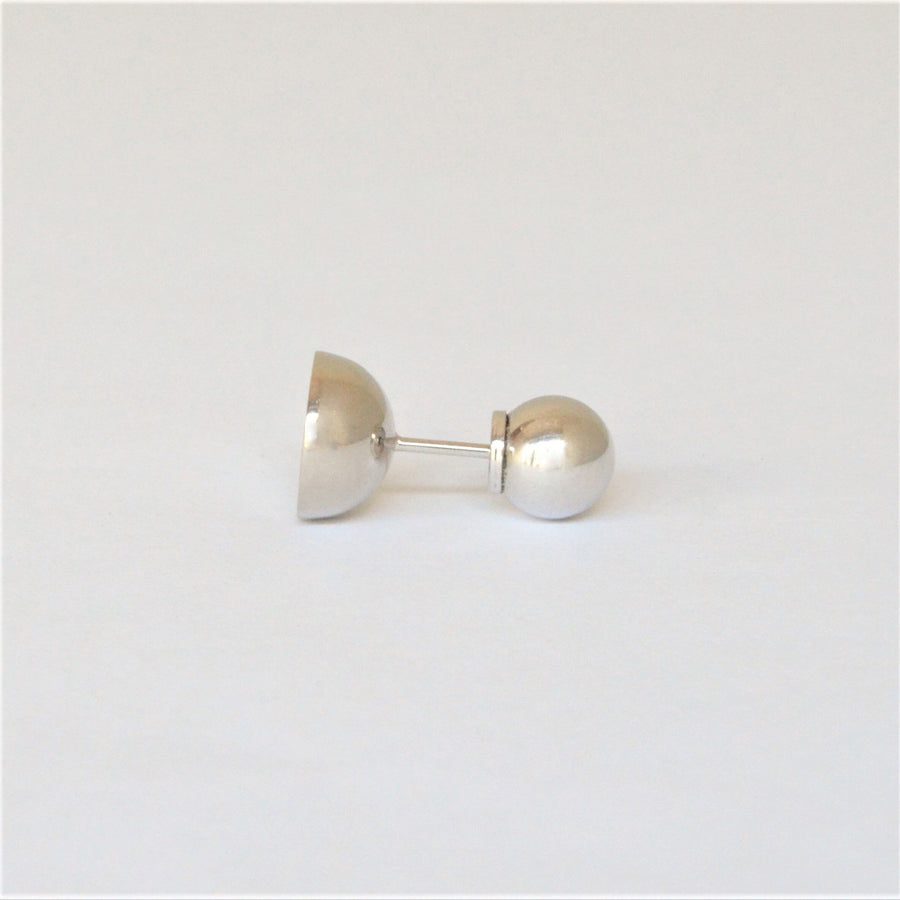 K18WG pierced earring (Horizontal / K18WG sphere clasp)