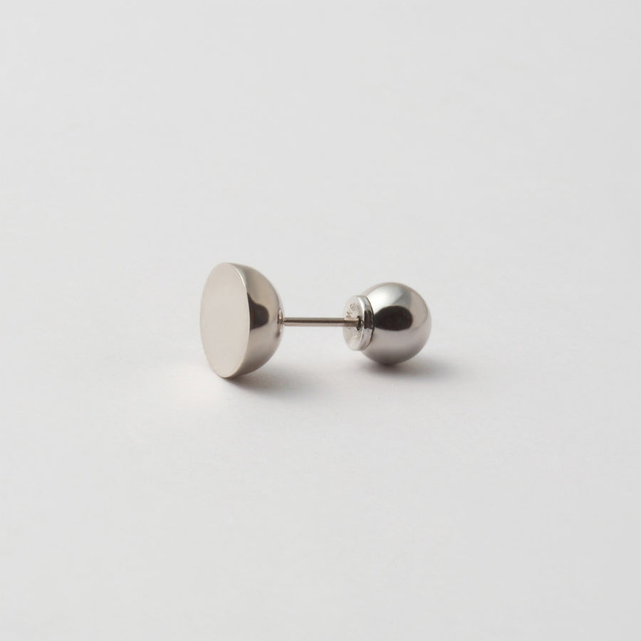 K18WG pierced earring (Horizontal / K18WG sphere clasp)