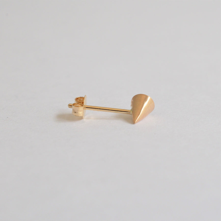 Round Aquamarine pierced earring (3mm / horizontal)