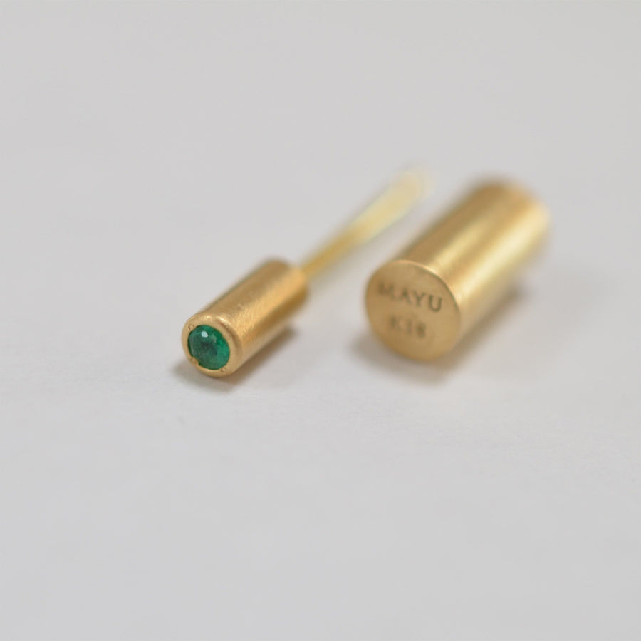 K18 rivet emerald pierce
