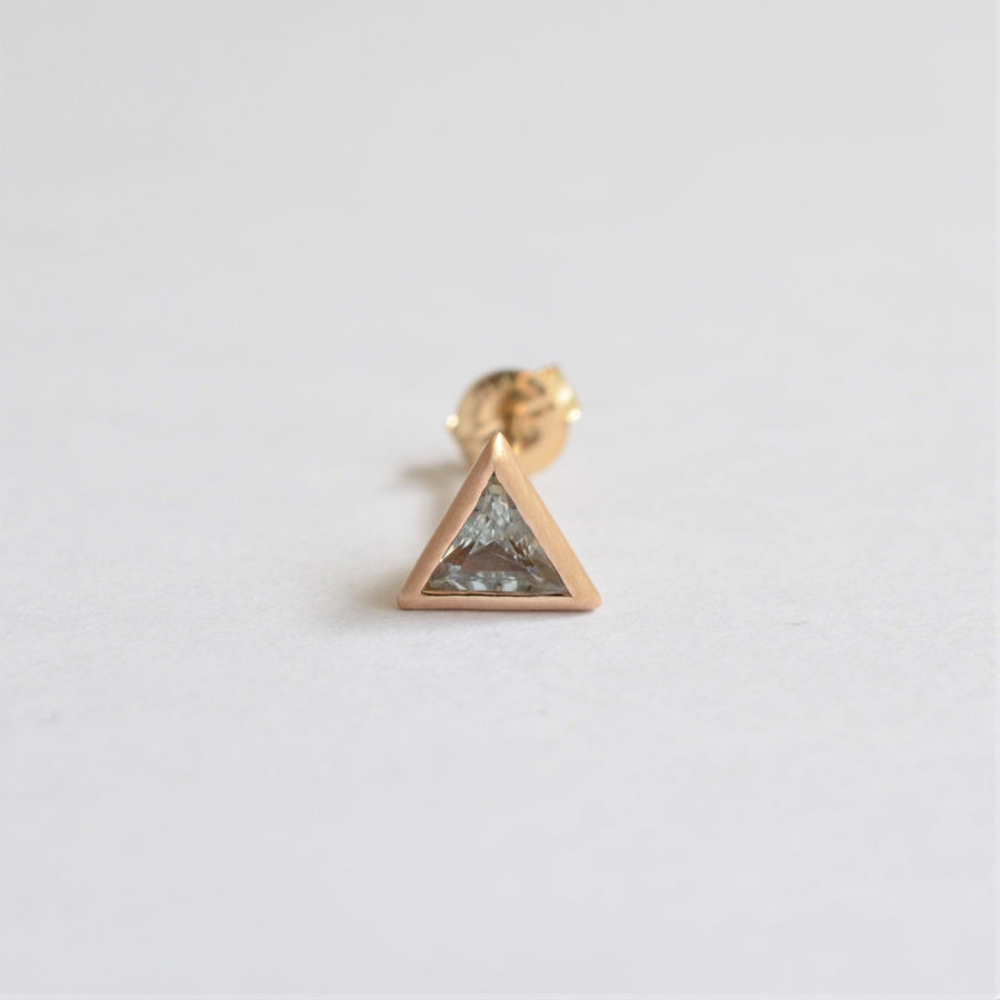 Equilateral triangle Aquamarine pierced earring (3.5㎜ / vertical)